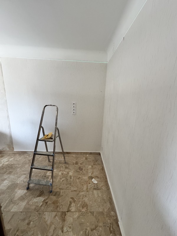 Pose de tapisserie murale par DbrSolmur dans le Gard en Occitanie à  Vauvert