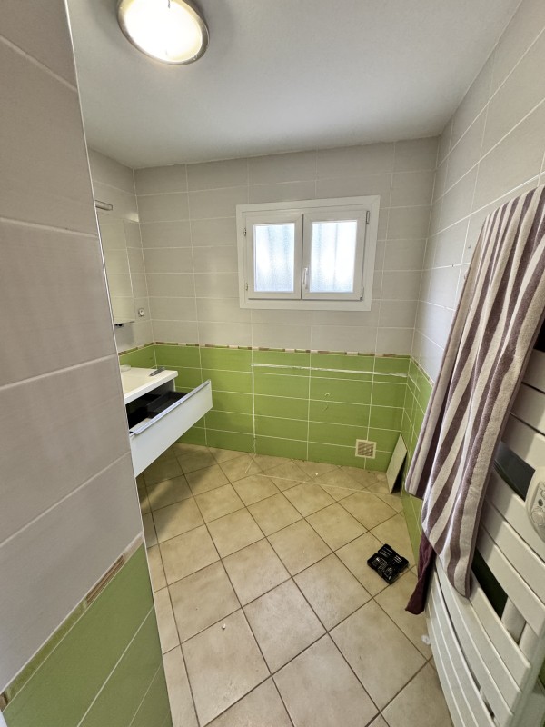 Rénovation de salle de bain à Nîmes (30) – Carrelage et douche moderne | DBRSOLMUR