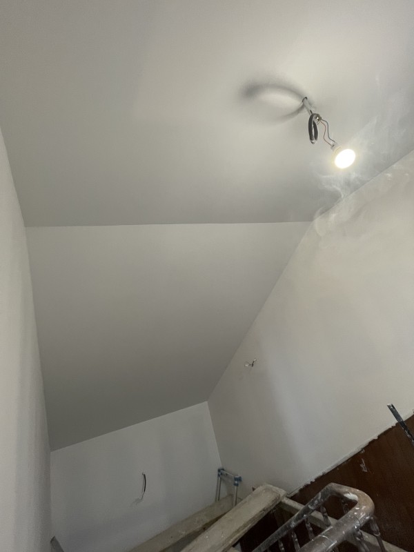 artisan peintre  pour la rénovation d’une cage d’escalier dans l’Hérault à Castelnau-le-Lez