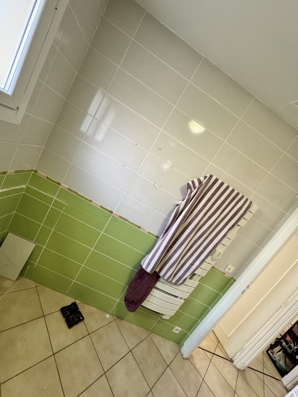 Rénovation de salle de bain à Nîmes (30) – Carrelage et douche moderne | DBRSOLMUR
