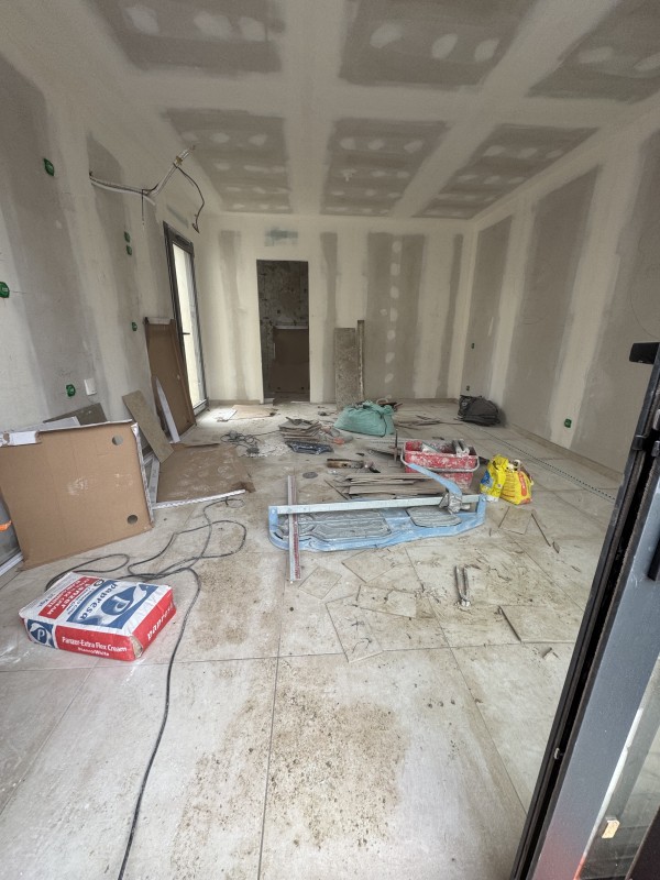 Mise en peinture d’une maison neuve à jonquieres-saint-vincent dans le Gard 