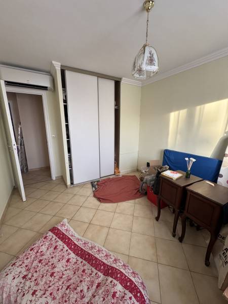 Peinture intérieure et extérieure pour maisons et appartements à Nîmes et dans le Gard : finitions sur mesure