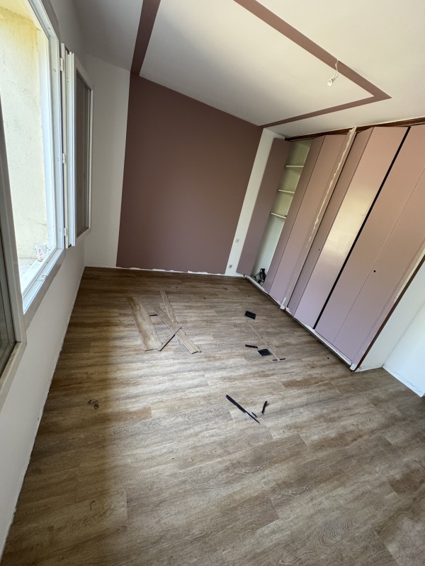 Rénovation du sol d’une maison de 1979 à Vergeze dans le Gard 