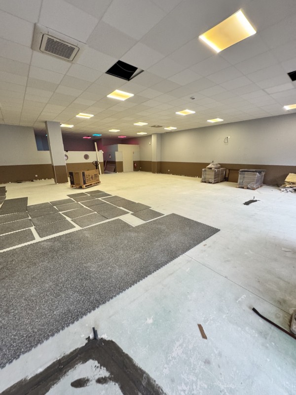 Rénovation de magasin à Beaucaire (Gard) : pose de revêtement de sol souple PVC Gerflor GTI MAX par DBRSOLMUR