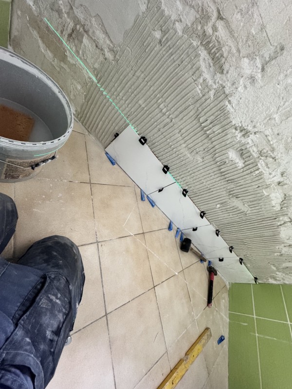 Rénovation de salle de bain à Nîmes (30) – Carrelage et douche moderne | DBRSOLMUR
